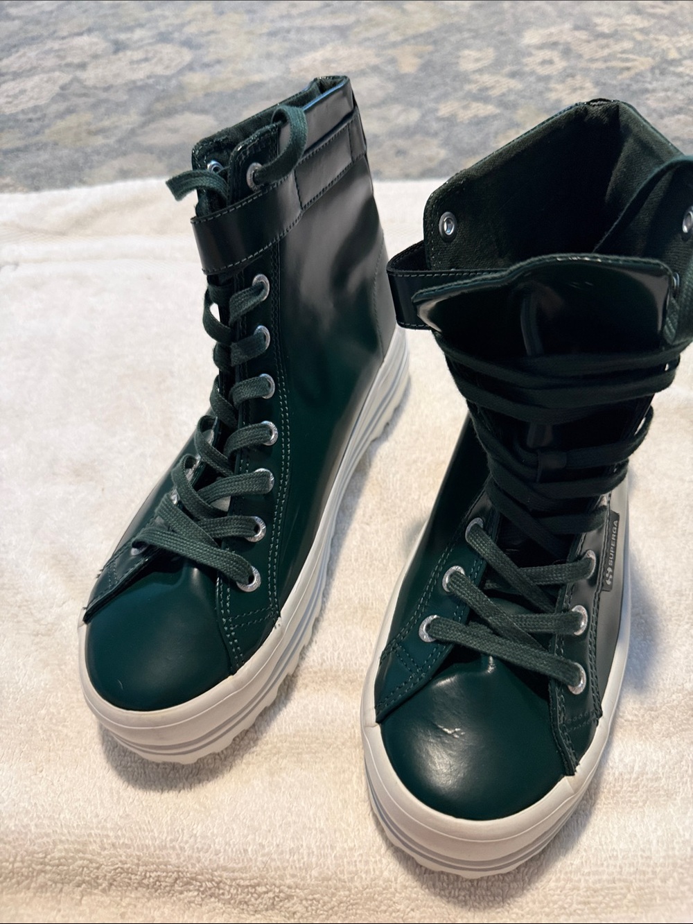 Women's High-Top Lace-Up Boots in Deep Green
